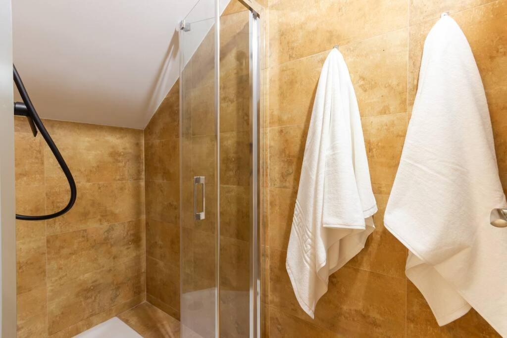 Duplex With Terrace Near Bcn Apartment Terrassa Bagian luar foto